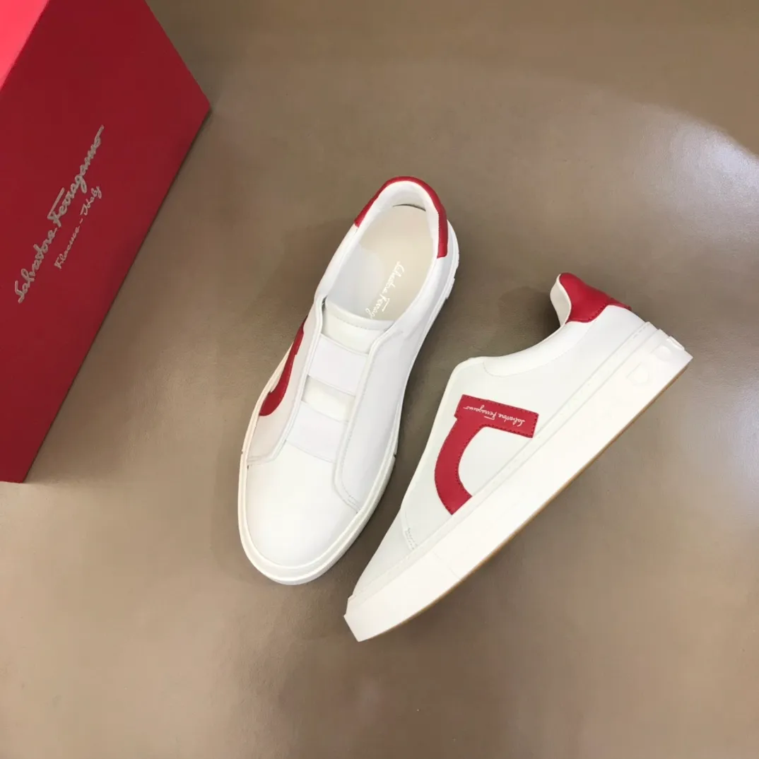 p400【Salvatore Ferraga**】New men's low-top casual shoes! Top-quality cow products, original lasts, made of imported cowhide, first-class texture, first-layer sheepskin lining! Original outsole! The details are exquisite and the style is versatile and upscale! Decorated with a three-dimensional Gancini logo, the back of the tongue and lace-up piping add a pop of color. The high-tech sole features a holographic pattern and Gancini details, making it ideal for a practical yet stylish everyday look. Code number 38-44 (45 can be customized)